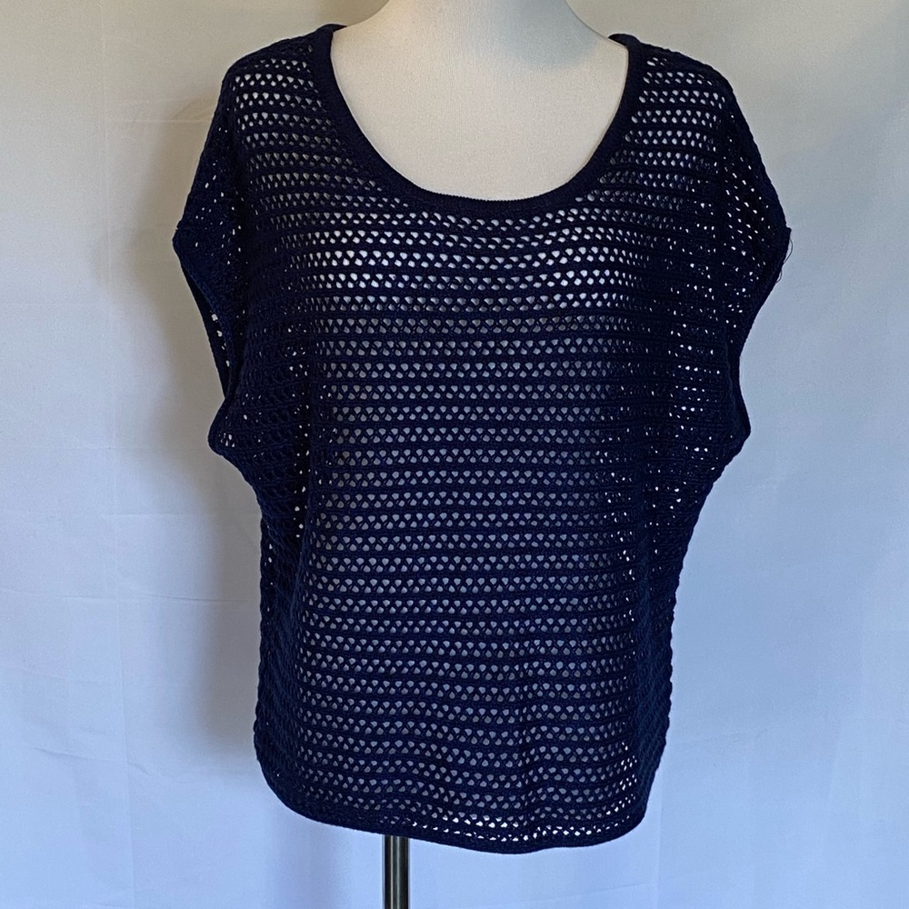 New York & Company Navy blue open weave crochet sweater vest Size Medium